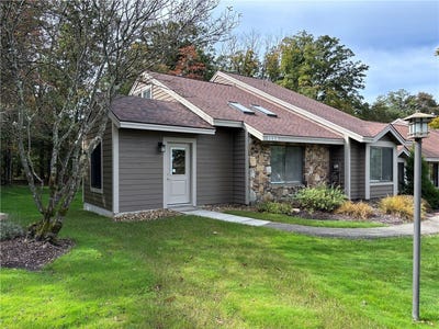 /international/us/1524-tailor-way-hidden-valley-pa-110120560867/