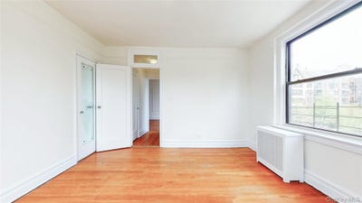 /international/us/72-34-austin-st-forest-hills-ny-110107729724/
