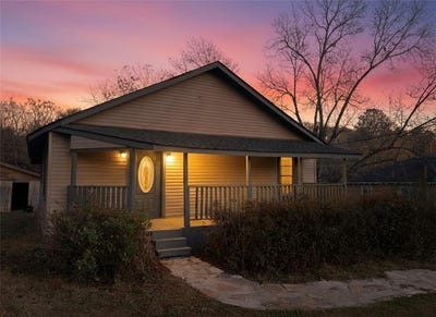 /international/us/244-n-oak-street-dadeville-al-110104073307/