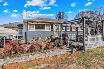 /international/us/113-hardy-street-jonesville-nc-110106013436/