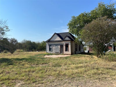 /international/us/1-s-1st-street-w-mount-calm-tx-110110317085/