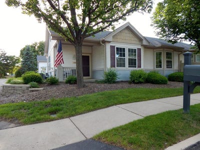 /international/us/11645-river-terrace-lane-huntley-il-110108379643/