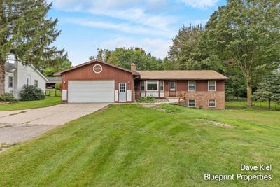 /international/us/6879-ivanrest-avenue-sw-byron-center-mi-110119945185/