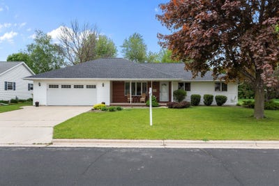 /international/us/1040-crestview-drive-wrightstown-wi-110108204697/