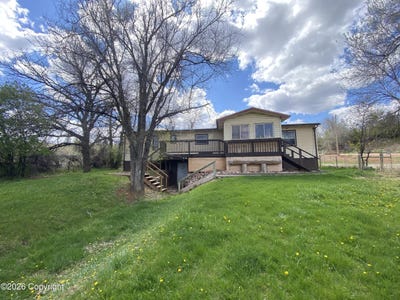 /international/us/245-old-mill-rd-hulett-wy-110107727129/