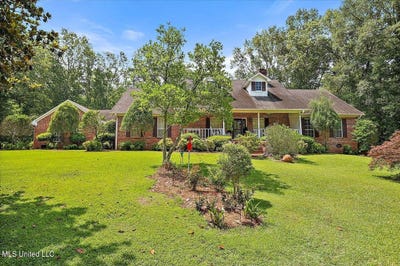 /international/us/1600-pine-hill-drive-raymond-ms-110101915442/