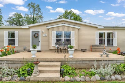 /international/us/910-e-washington-street-knightsville-in-110108957212/