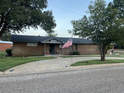 /international/us/1807-n-houston-avenue-lamesa-tx-110100945682/