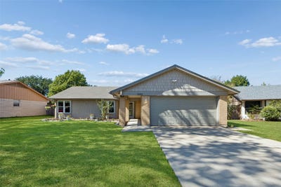 /international/us/2023-inverness-drive-carrollton-tx-110120456031/