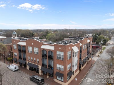 /international/us/139-s-lee-street-salisbury-nc-110106345557/