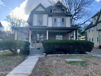 /international/us/1528-wyoming-avenue-scranton-pa-110106697618/