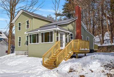 /international/us/1934-outlet-road-penn-yan-ny-110105504517/
