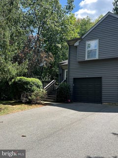 /international/us/19g-evert-court-princeton-nj-110101475556/