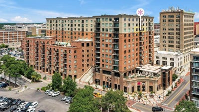/international/us/240-n-water-street-wilmington-nc-110103632352/
