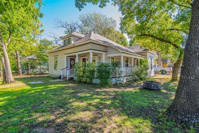 /international/us/200-williams-street-waxahachie-tx-110120455982/