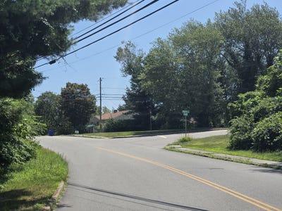 /international/us/5-bloomingdale-road-waterford-ct-110100843939/