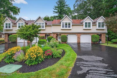 /international/us/4028-chaucer-place-guilderland-ny-110101315615/
