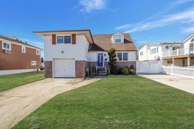 /international/us/222-nassau-avenue-freeport-ny-110097831900/