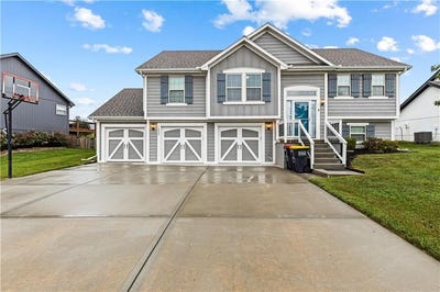 /international/us/1002-w-10th-avenue-kearney-mo-110110405989/