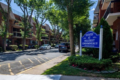 /international/us/7111-sutton-place-fresh-meadows-ny-110108096654/