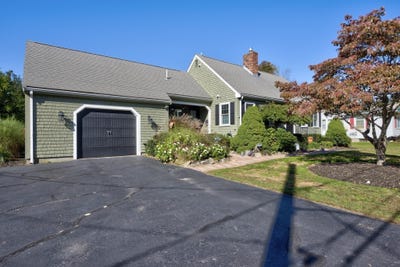 /international/us/55-mellen-st-brockton-ma-110120421378/