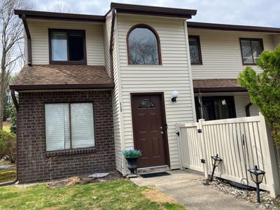 /international/us/112-birchwood-road-coram-ny-110106851028/