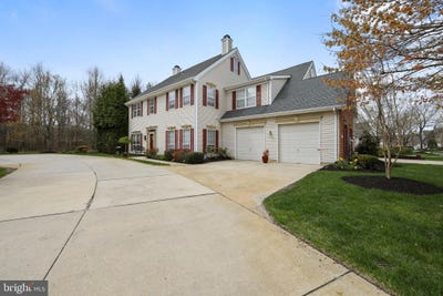 /international/us/63-grand-banks-circle-marlton-nj-110099371714/