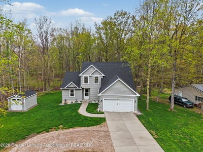 /international/us/10015-lakeside-drive-perrinton-mi-110107715662/