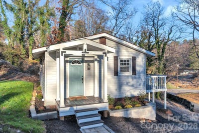 /international/us/49-e-livingston-street-tryon-nc-110104163860/