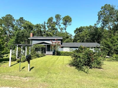 /international/us/401-raintree-douglas-ga-110100801769/