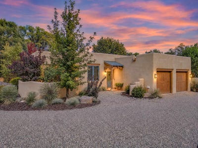 /international/us/409-apache-st-taos-nm-110120487947/
