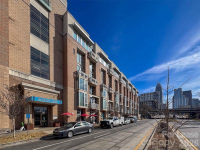 /international/us/710-w-trade-street-charlotte-nc-110105839800/