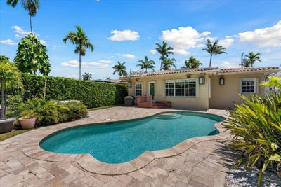 /international/us/8934-emerson-avenue-surfside-fl-110107488200/