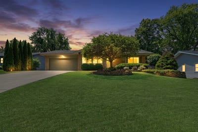 /international/us/2313-carriage-lane-lindenhurst-il-110108552127/