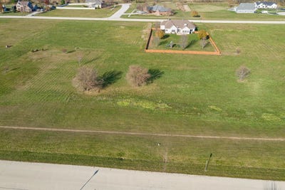 /international/us/1010-prairie-view-drive-somonauk-il-110062078897/