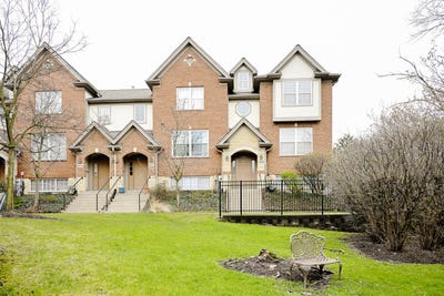 /international/us/219-riverfront-drive-mount-prospect-il-110107199272/