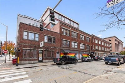 /international/us/71-richmond-street-providence-ri-110102775755/