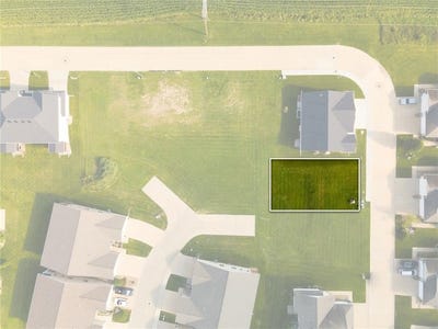 /international/us/7040-7042-waterview-dr-sw-cedar-rapids-ia-110110193102/