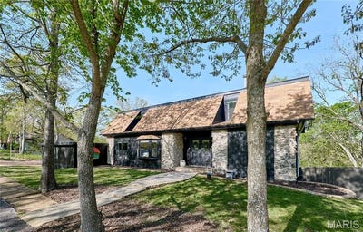 /international/us/2111-davis-drive-high-ridge-mo-110099026991/