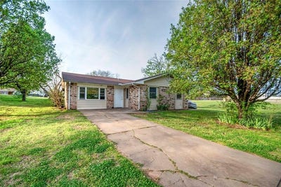 /international/us/622-w-10th-street-stroud-ok-110106955979/
