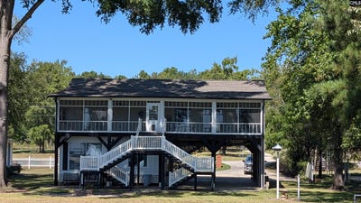 /international/us/2364-lakeside-drive-liberty-hill-sc-110109141087/