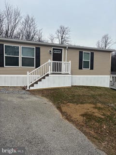 /international/us/58-cherokee-drive-windsor-pa-110108280838/
