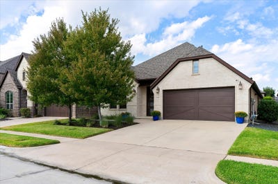 /international/us/1410-fort-davis-drive-euless-tx-110120057674/