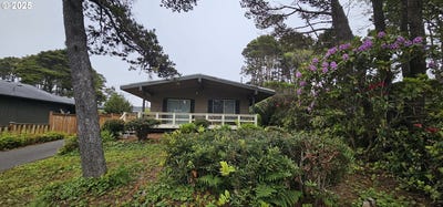 /international/us/5840-hacienda-ave-lincoln-city-or-110100969351/