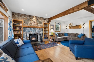 /international/us/648-route-103-sunapee-nh-110107055092/