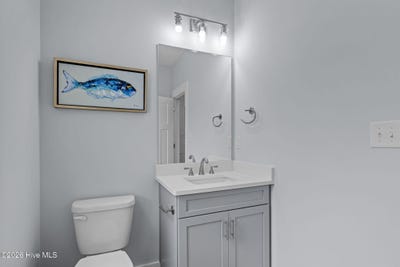 /international/us/200-olde-towne-yacht-club-drive-beaufort-nc-110109005854/