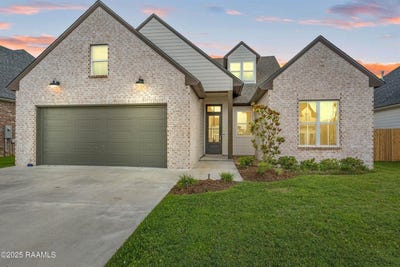 /international/us/102-queen-palm-circle-youngsville-la-110100093842/