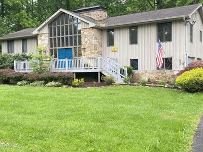 /international/us/203-oak-lane-johnson-city-tn-110099527122/