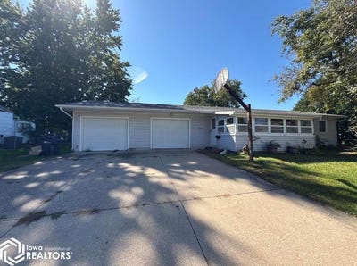 /international/us/2219-gilbert-street-burlington-ia-110110371908/