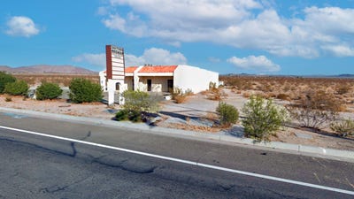 /international/us/63532-29-palms-hwy-joshua-tree-ca-110107279817/?lang=it